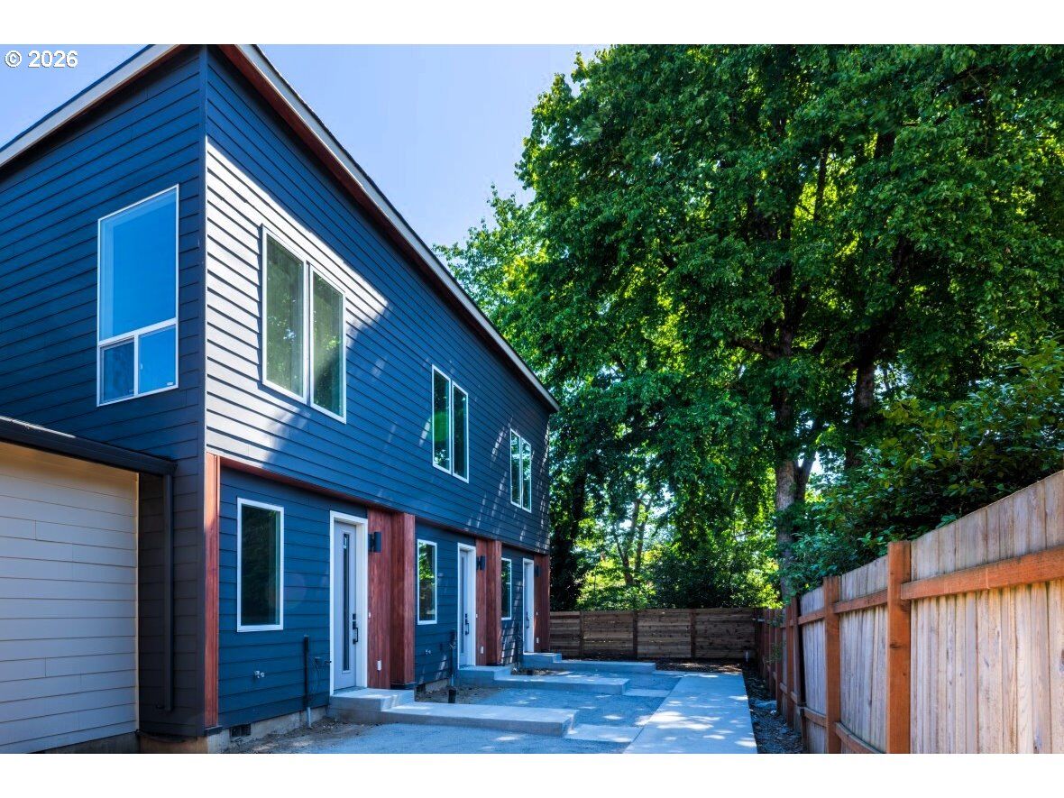 Property Photo:  5118 SE 66th Ave  OR 97206 