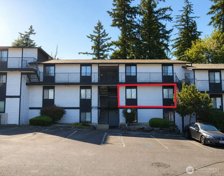 Property Photo: 15416 40th Avenue W 42 WA 98087