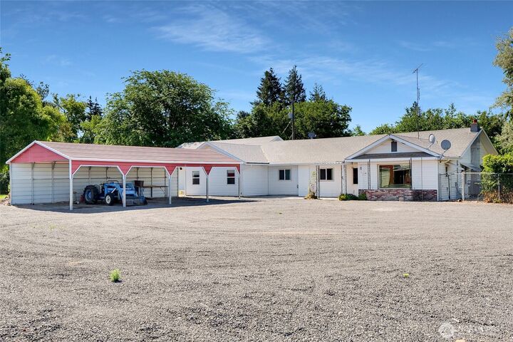 Property Photo:  11801  K Road NE  WA 98837 