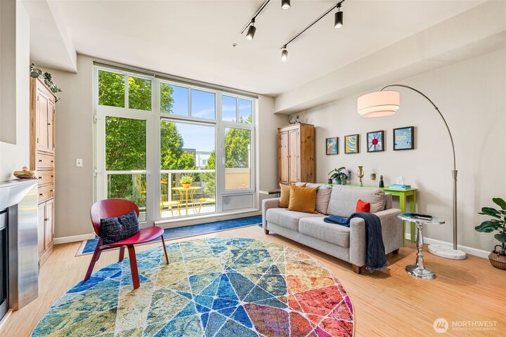 Property Photo: 17 W Mercer Street 206 WA 98119