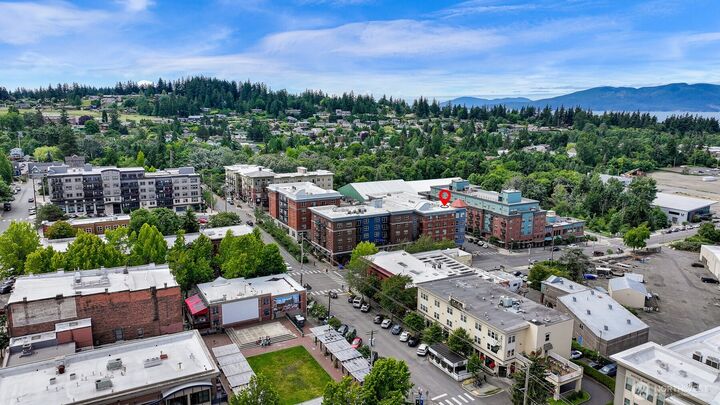Property Photo: 960 Harris Avenue 305 WA 98225
