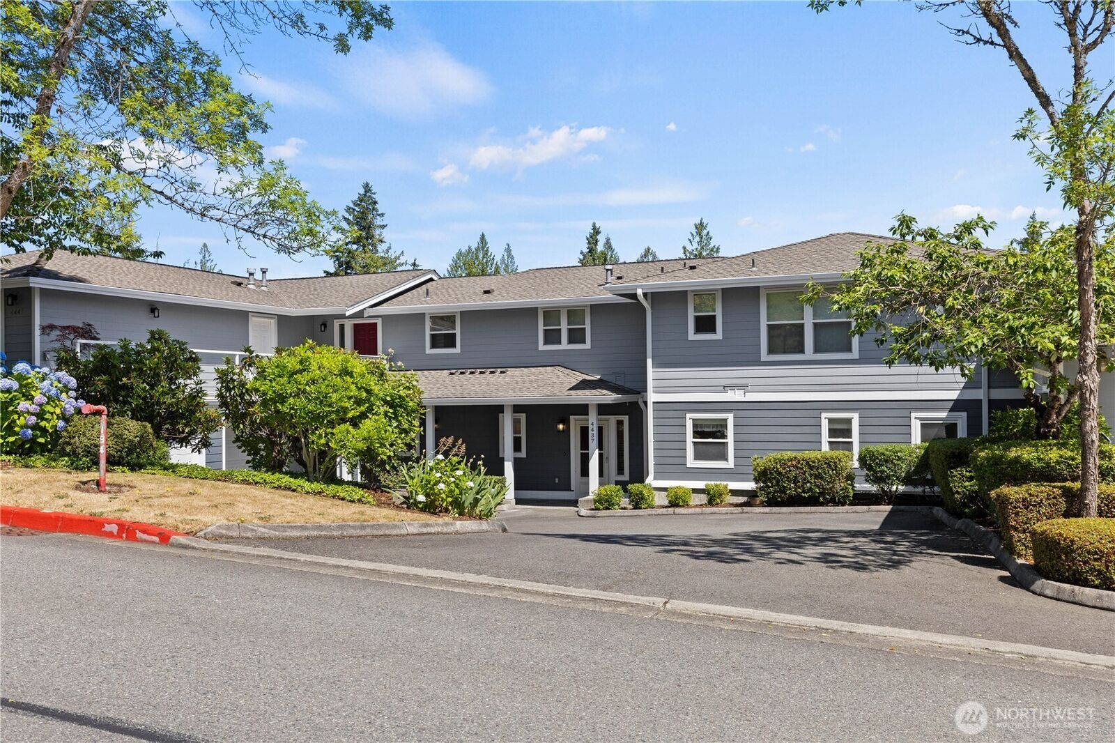 Property Photo:  4437  Providence Point Place SE 2631  WA 98029 