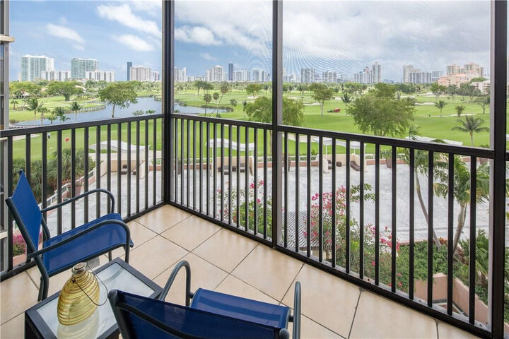 Property Photo: 20379 W Country Club Drive 638 FL 33180