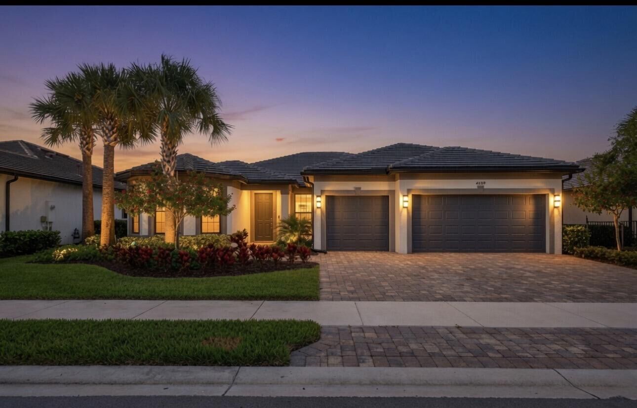 Property Photo: 4609 Pinehurst Trail W FL 33309