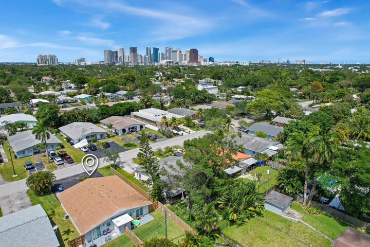 Property Photo:  838 SW 14th Street  FL 33315 