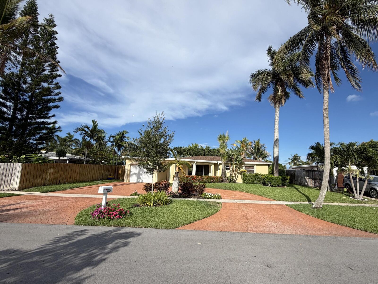 Property Photo: 2250 NE 4th Court FL 33431