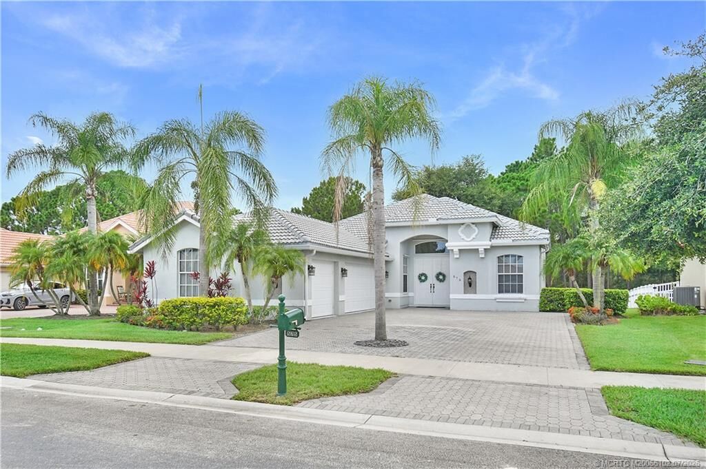 Property Photo:  575 SW Romora  FL 34986 