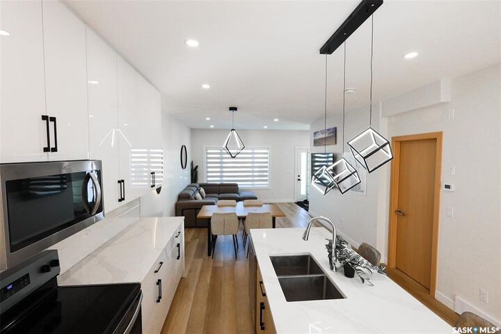 Property Photo: 1533 Richardson Road SK S7M 0W9