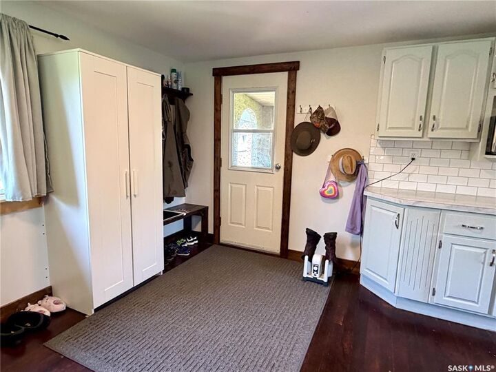 Property Photo:  402 4th Street  SK S0M 1W0 