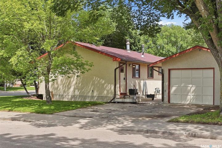 Property Photo: 2145 37th Street W SK S7L 4E6