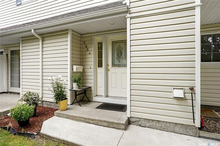 Property Photo:  5464 Rochdale Boulevard  SK S4X 4P1 