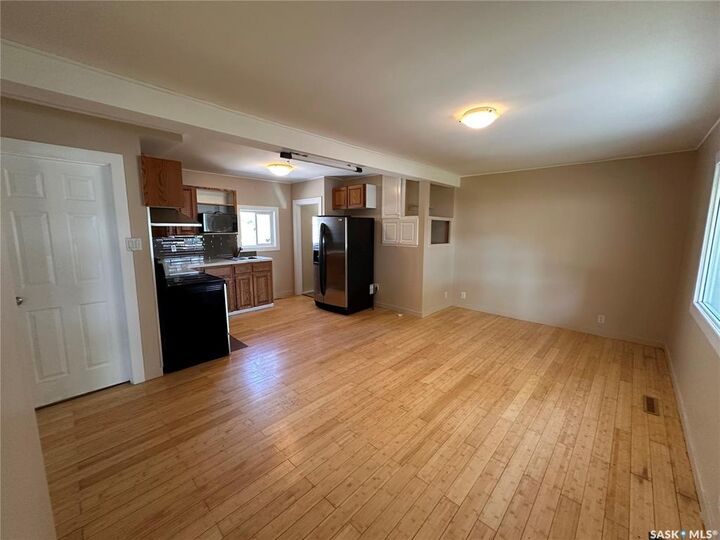 Property Photo: 1106 10th Avenue E SK S4N 0J2