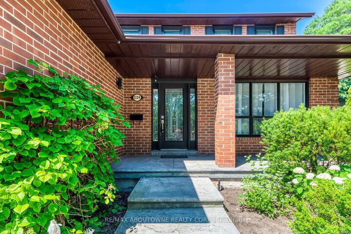 Property Photo: 1124 Notley Crescent ON L6M 1H4