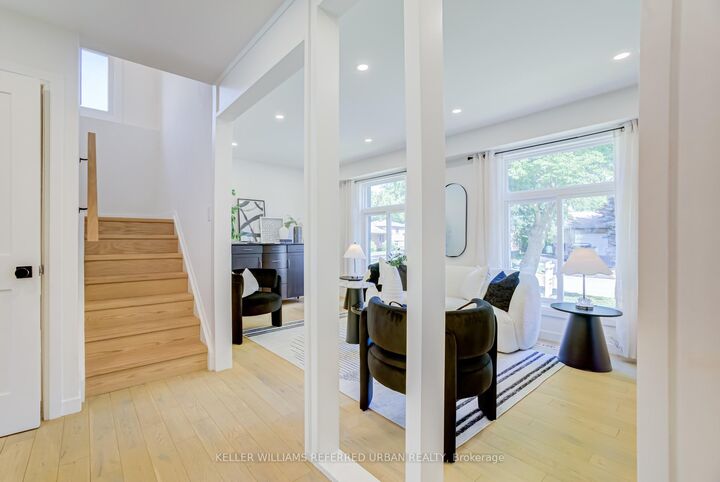 Property Photo: 7 Cossar Drive ON L4G 3N6
