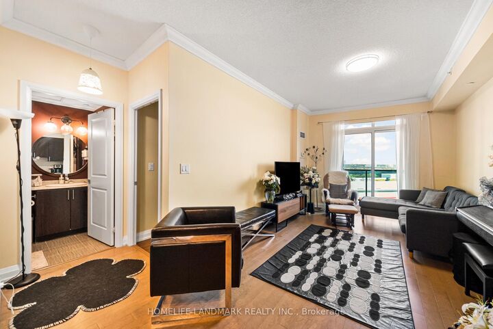 Property Photo: 7171 Yonge Street 506 ON L3T 0C5