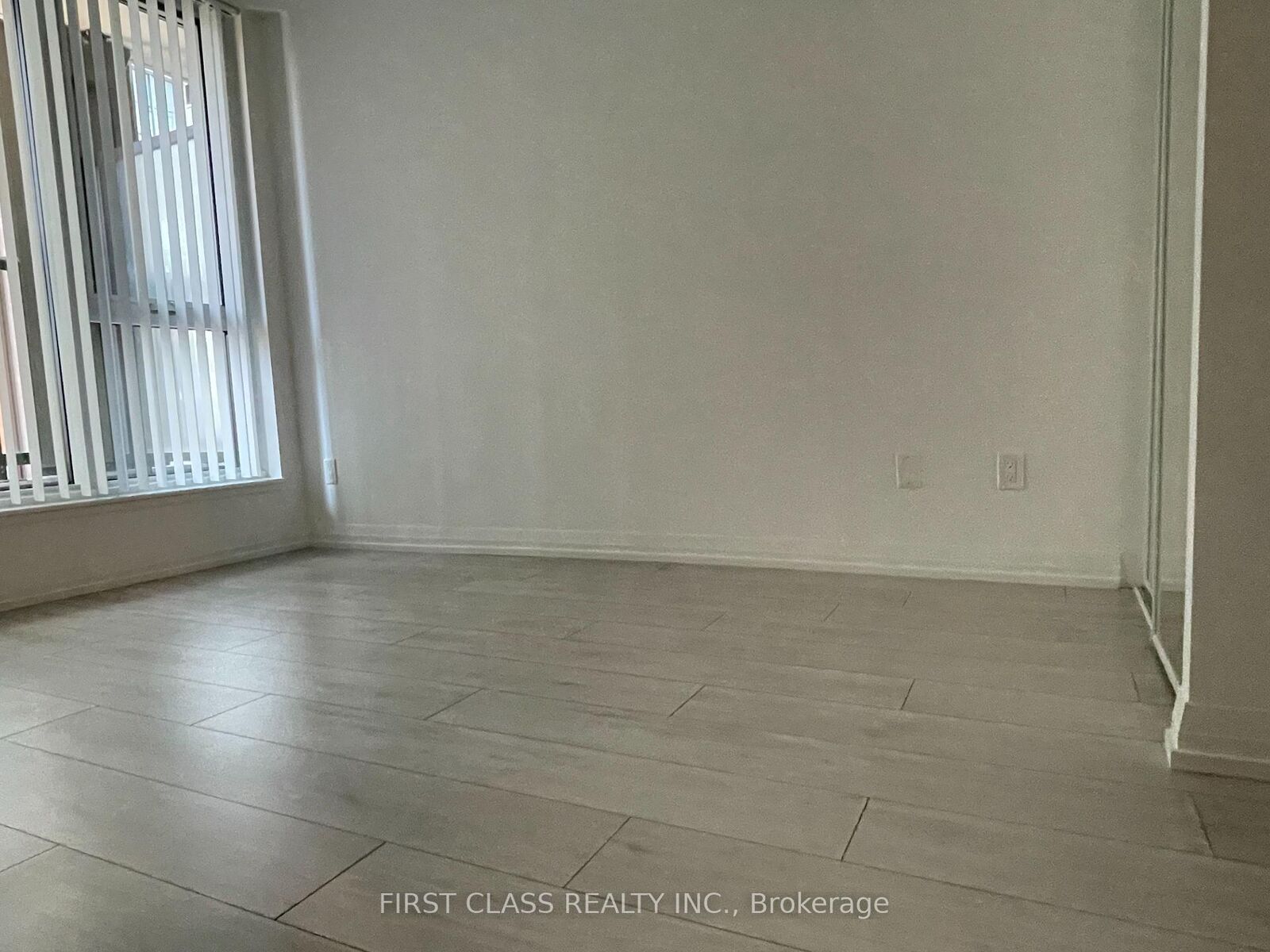 Property Photo:  400 King Street W 520  ON M5V 0X8 