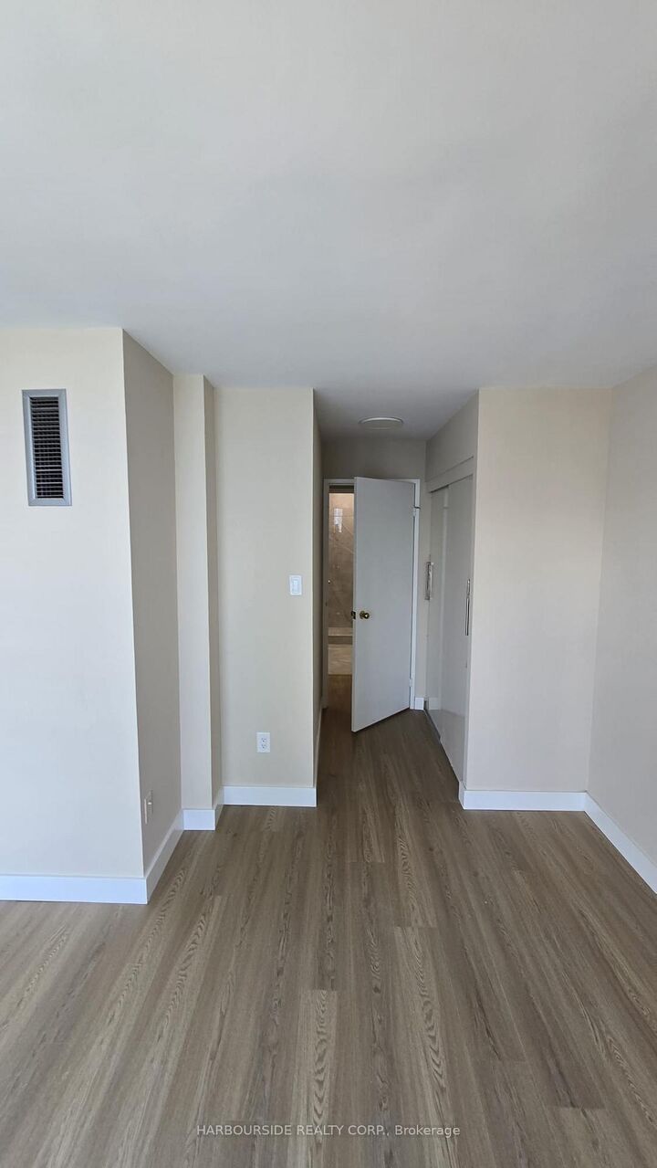 Property Photo: 44 St Joseph Street 2701 ON M4Y 2W4
