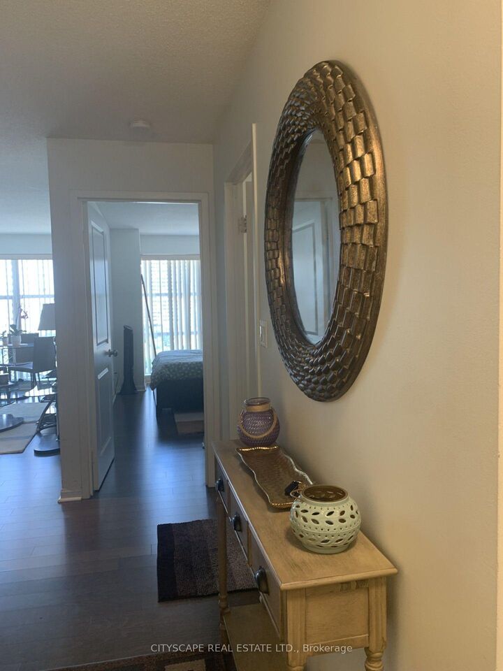 Property Photo:  11 St Joseph Street 1210  ON M4Y 1J8 