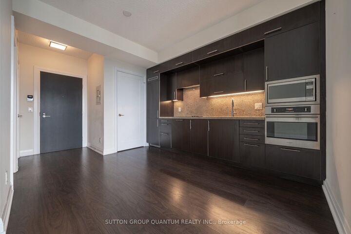 Property Photo:  5 Sheppard Avenue E 2418  ON M2N 0G4 