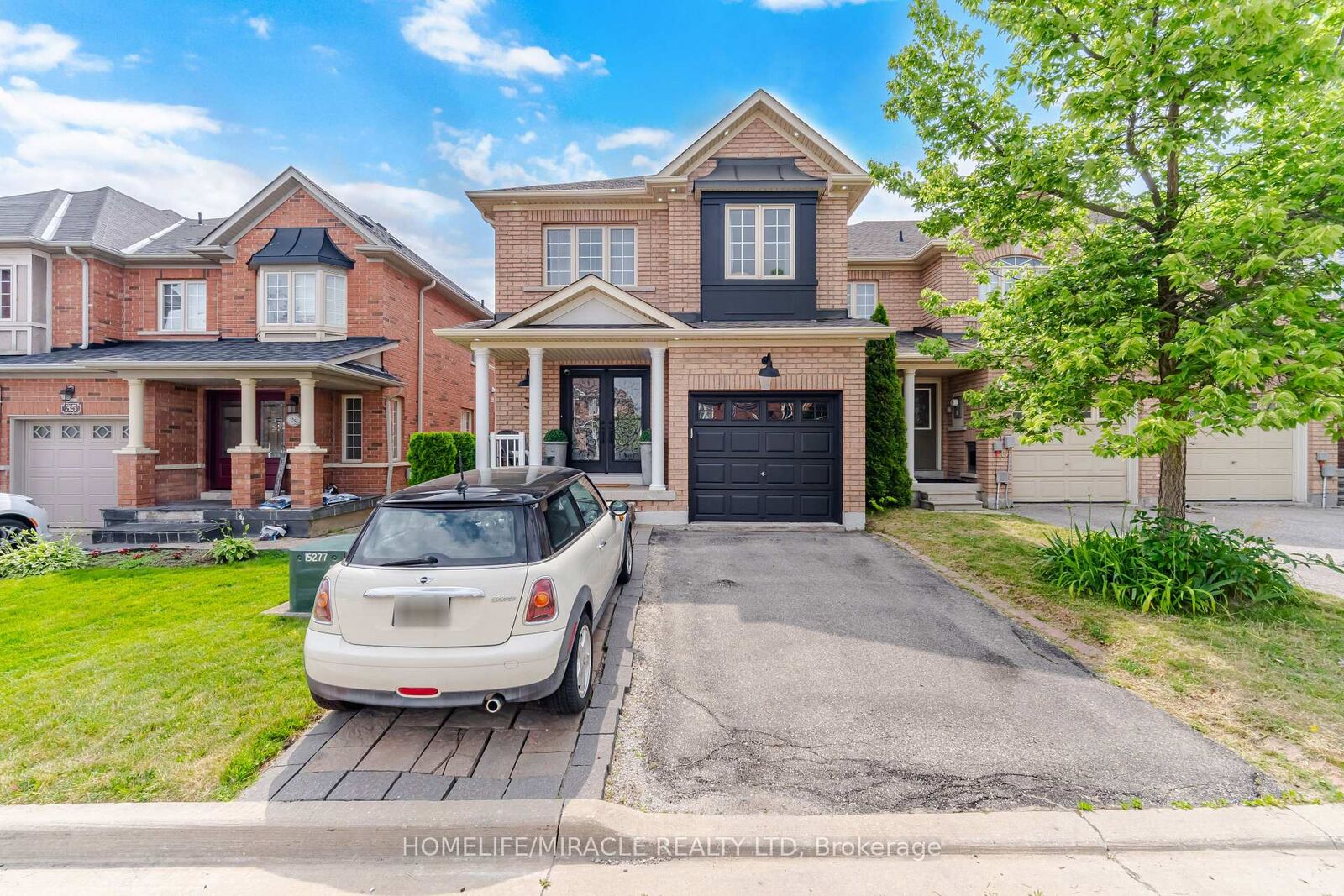 Property Photo:  37 Lacebark Court  ON L6R 3M7 