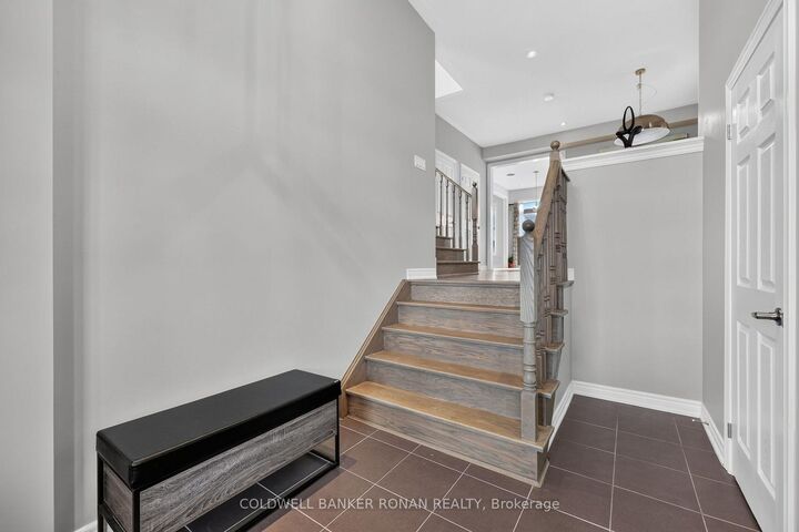 Property Photo:  120 Lorne Thomas Place  ON L9R 0V8 