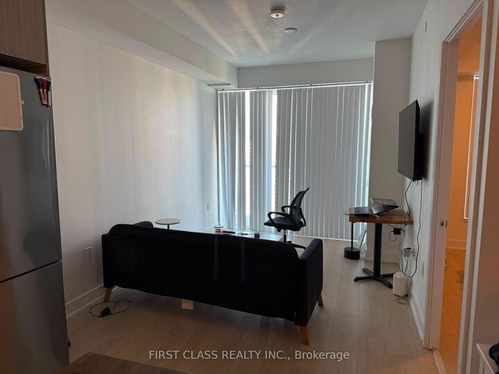 Property Photo: 575 Bloor Street 2510 ON M4W 0B2