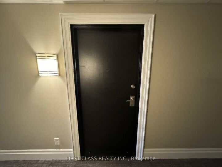 Property Photo:  21 Brookhouse Drive  ON L1B 0V4 