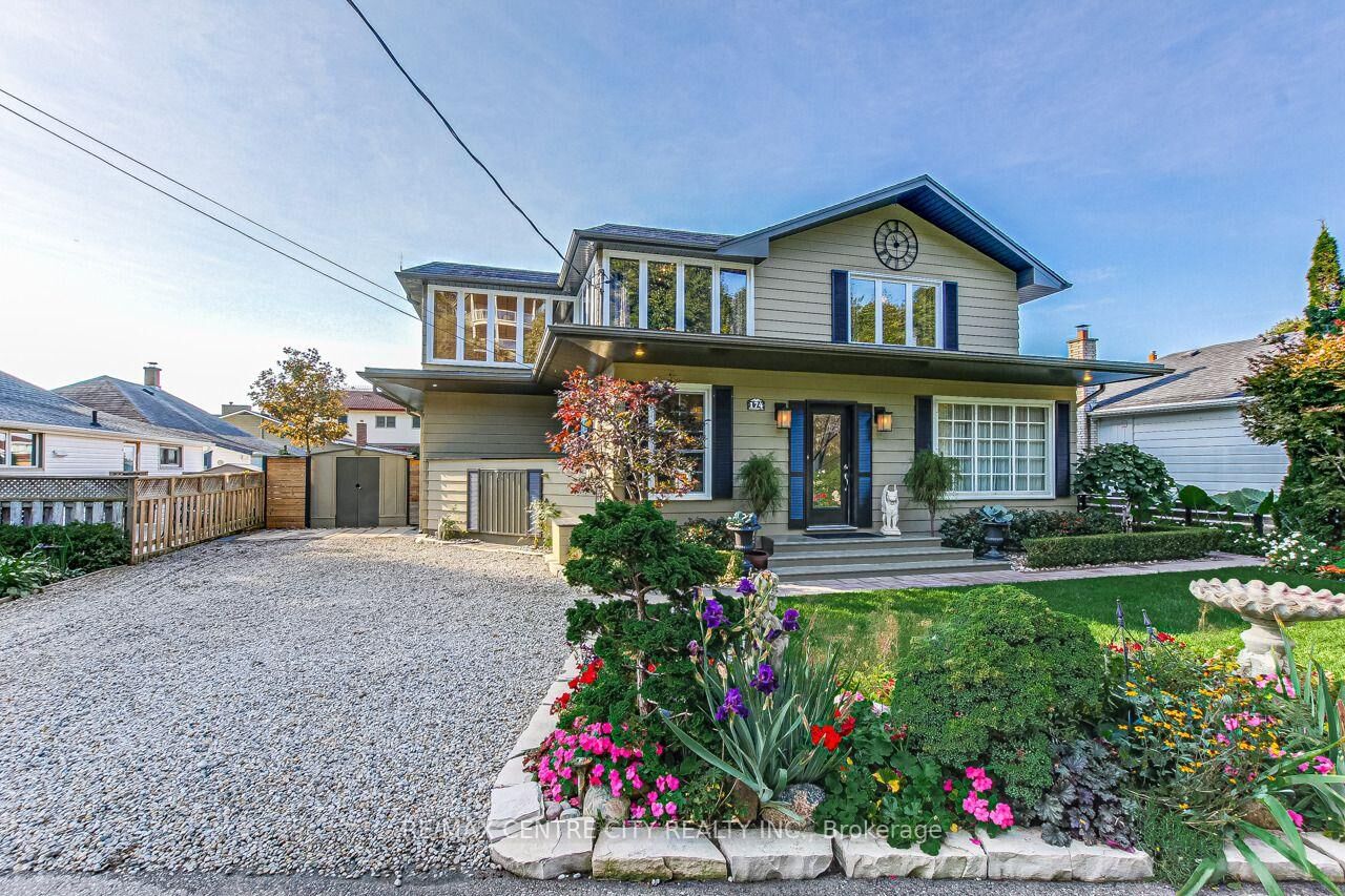 Property Photo:  174 Harrison Place  ON N5L 1A1 