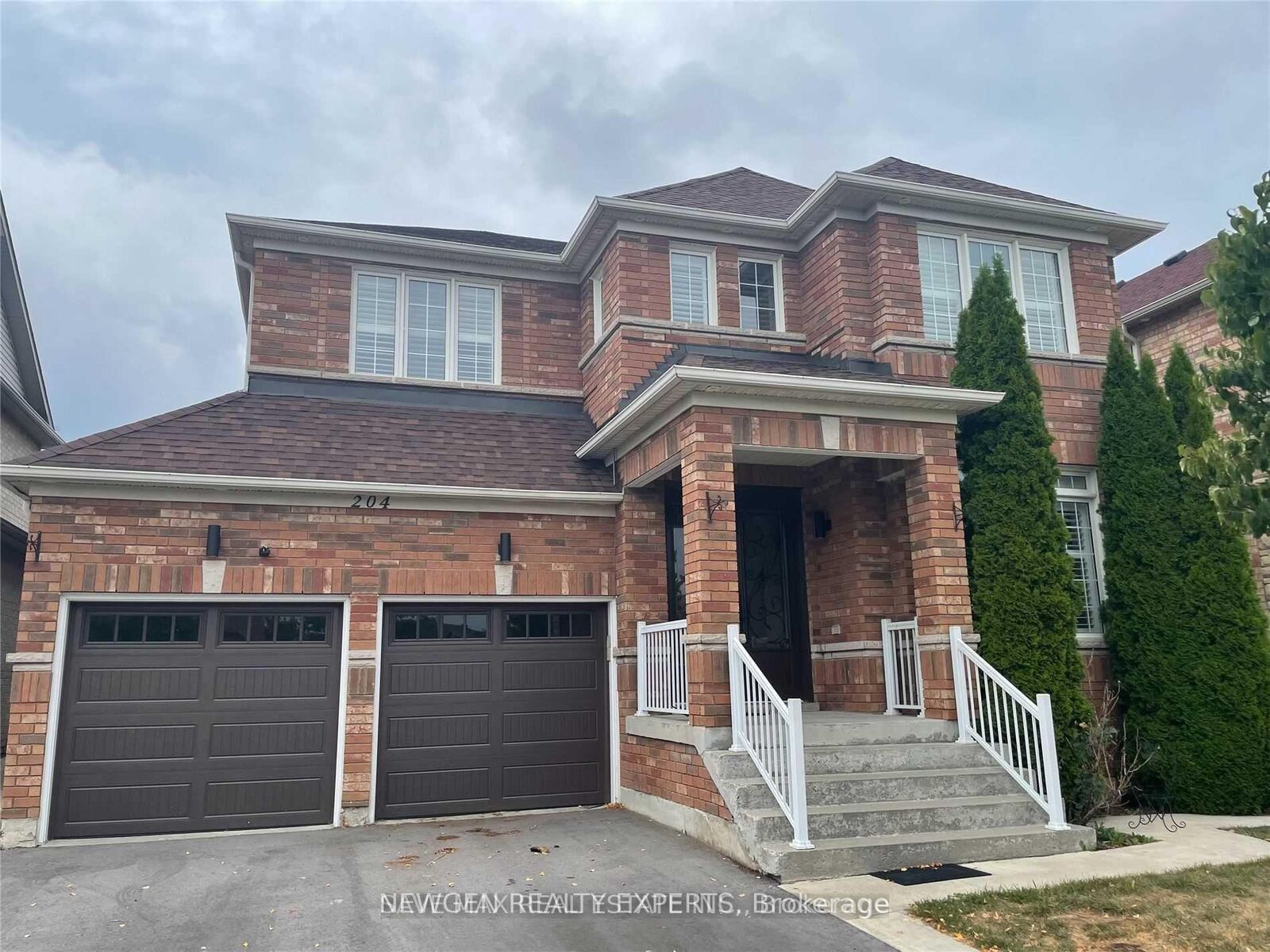 Property Photo:  204 Mountainash Road Upper  ON L6R 3H1 