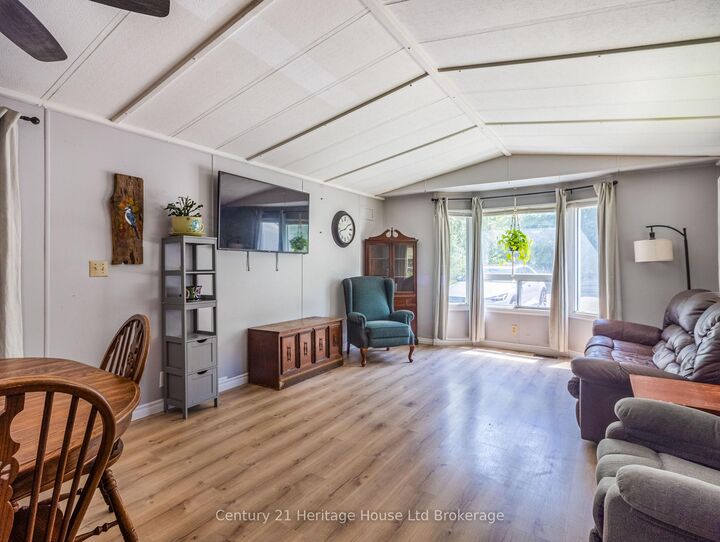 Property Photo:  596101 Oxford 59 Road 4 Centre Rd  ON N4S 7W1 