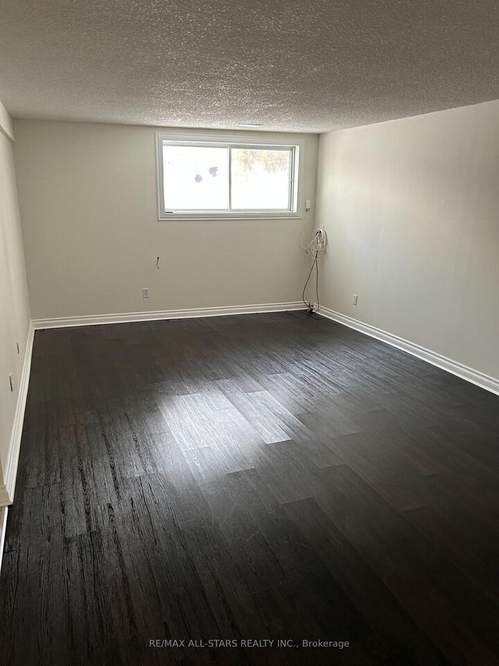 Property Photo: 197 Pleasant Boulevard ON L4P 2S7