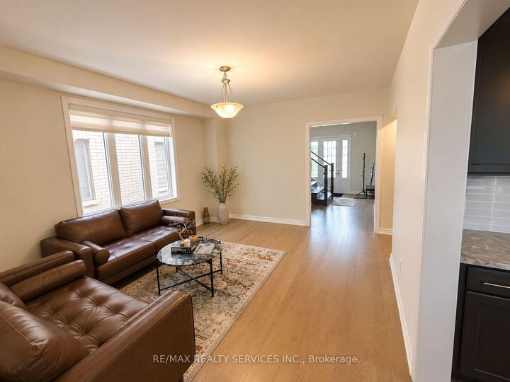 Property Photo:  36 Dore Drive  ON N3T 0X8 
