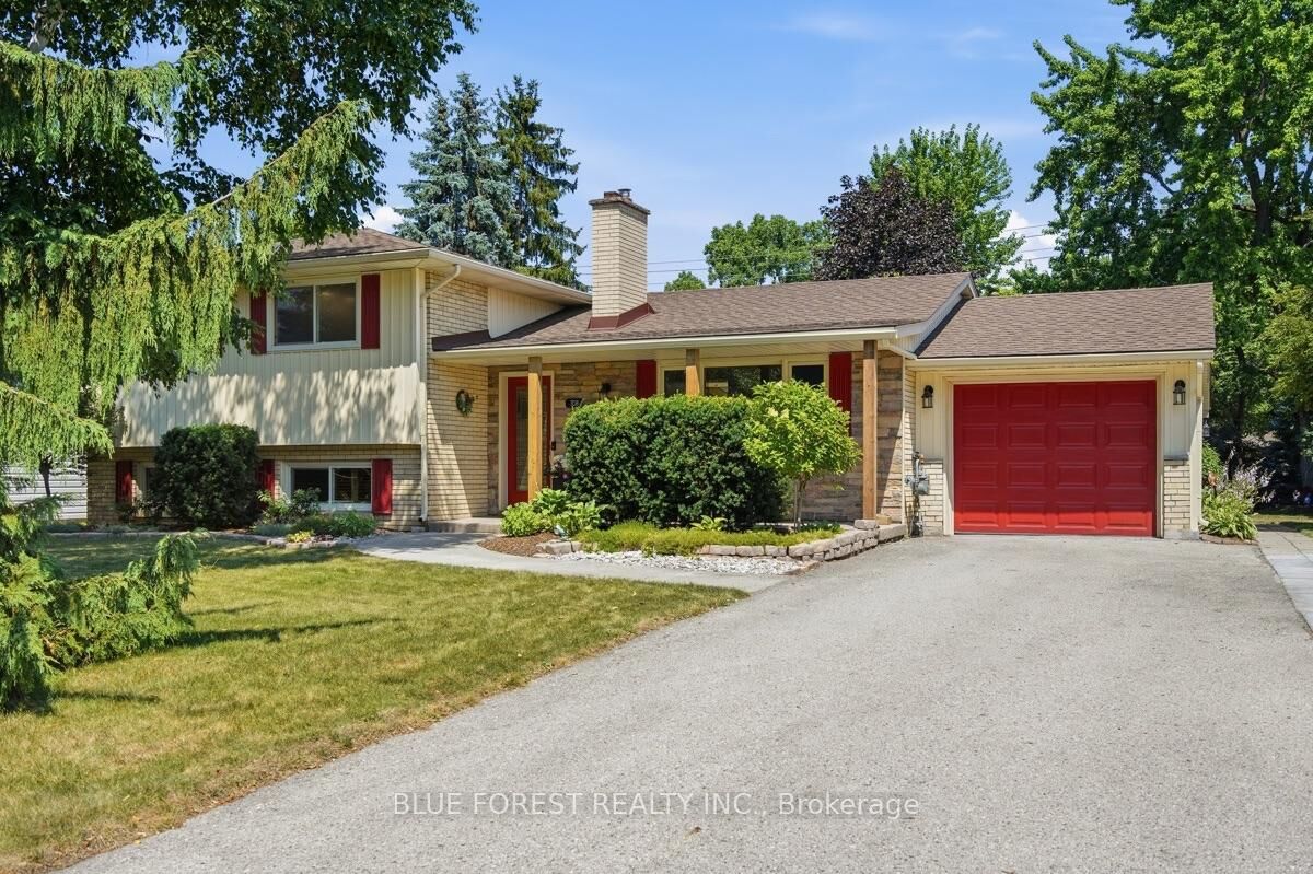Property Photo:  708 Headley Drive  ON N6H 3V6 