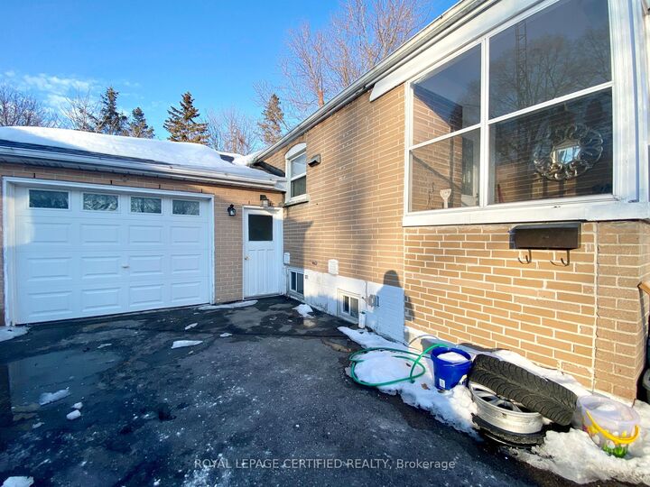 Property Photo: 30 Blakemanor Boulevard Bsmt ON M1J 2W4