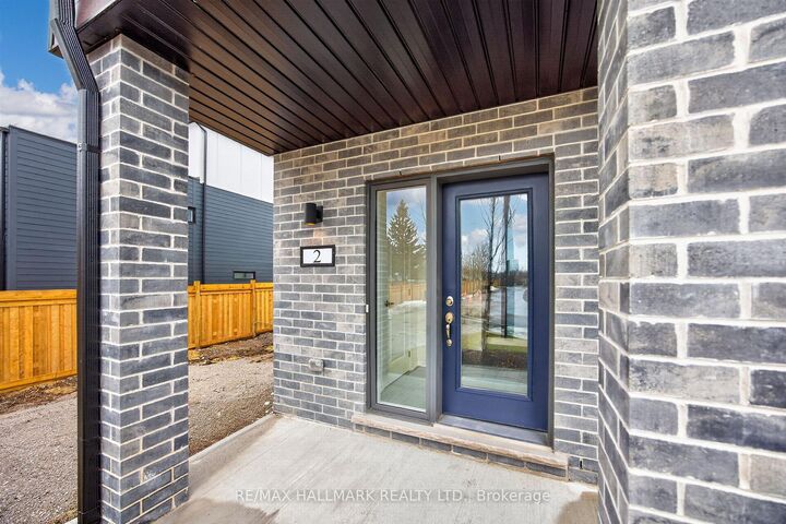 Property Photo:  2 Wyn Wood Lane  ON L3V 8P6 