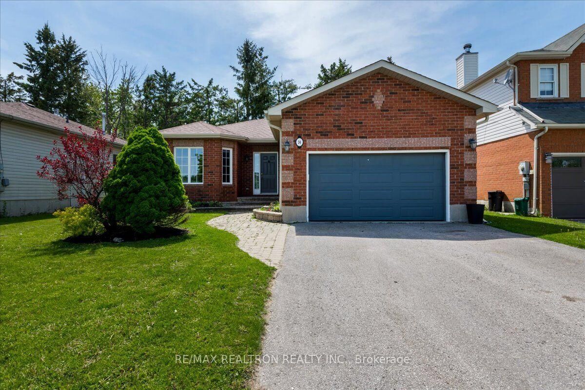 Property Photo: 34 O'Shaughnessy Crescent ON L4N 7L8