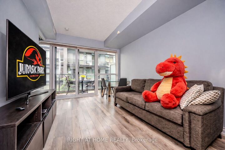 Property Photo: 15 James Finlay Way 917 ON M3M 0B3