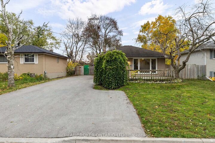 Photo de la propriété:  65 Ottaway Avenue  ON L4M 2X1 