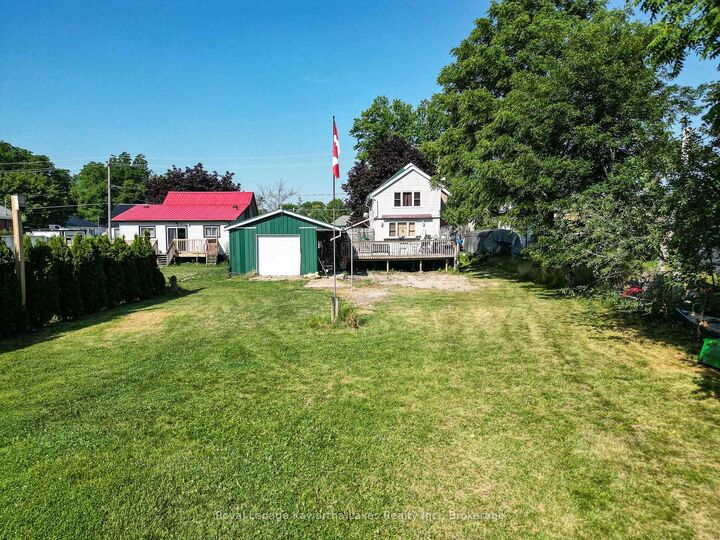 Property Photo: 6 Wolfe Street ON K9V 2H9