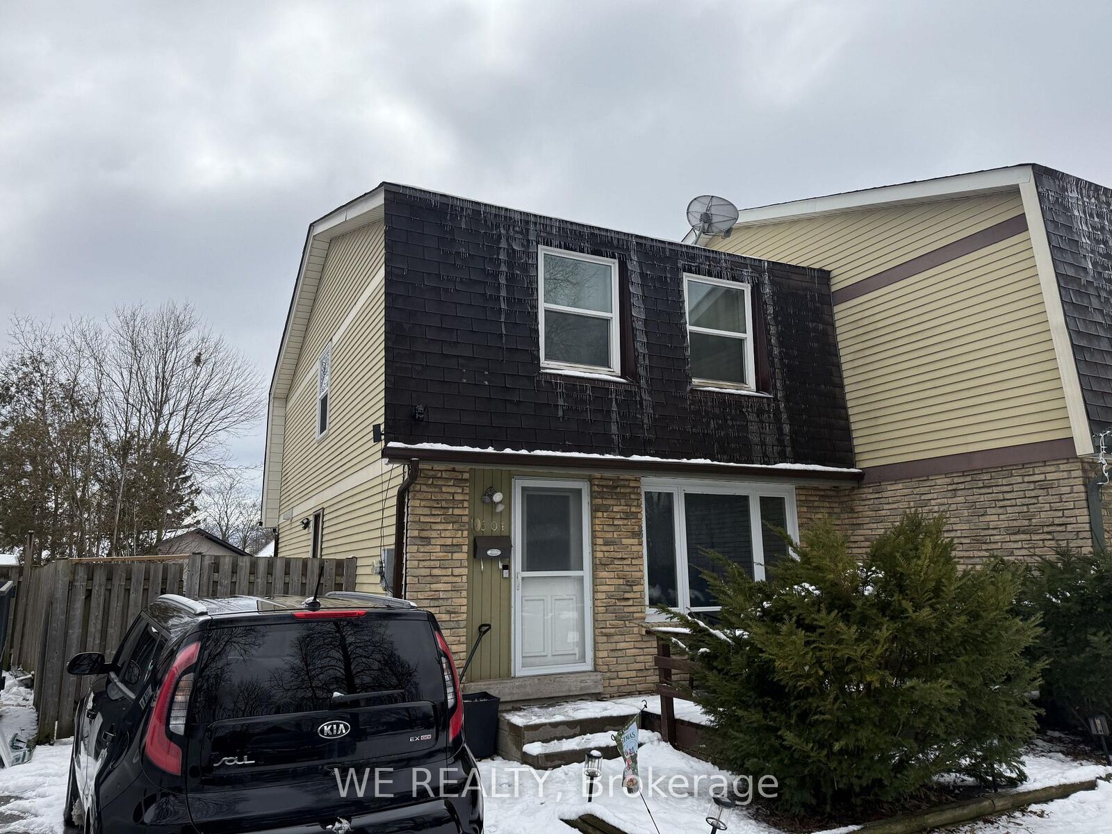 Property Photo:  501 Lancelot Crescent Lower  ON L1K 1J9 