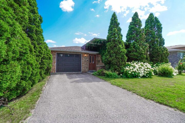 Photo de la propriété: 25 Madill Crescent ON K9V 5X3