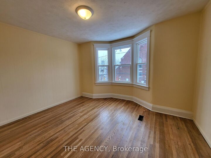 Property Photo: 613 Delaware Avenue N #Upper ON M6H 2V3