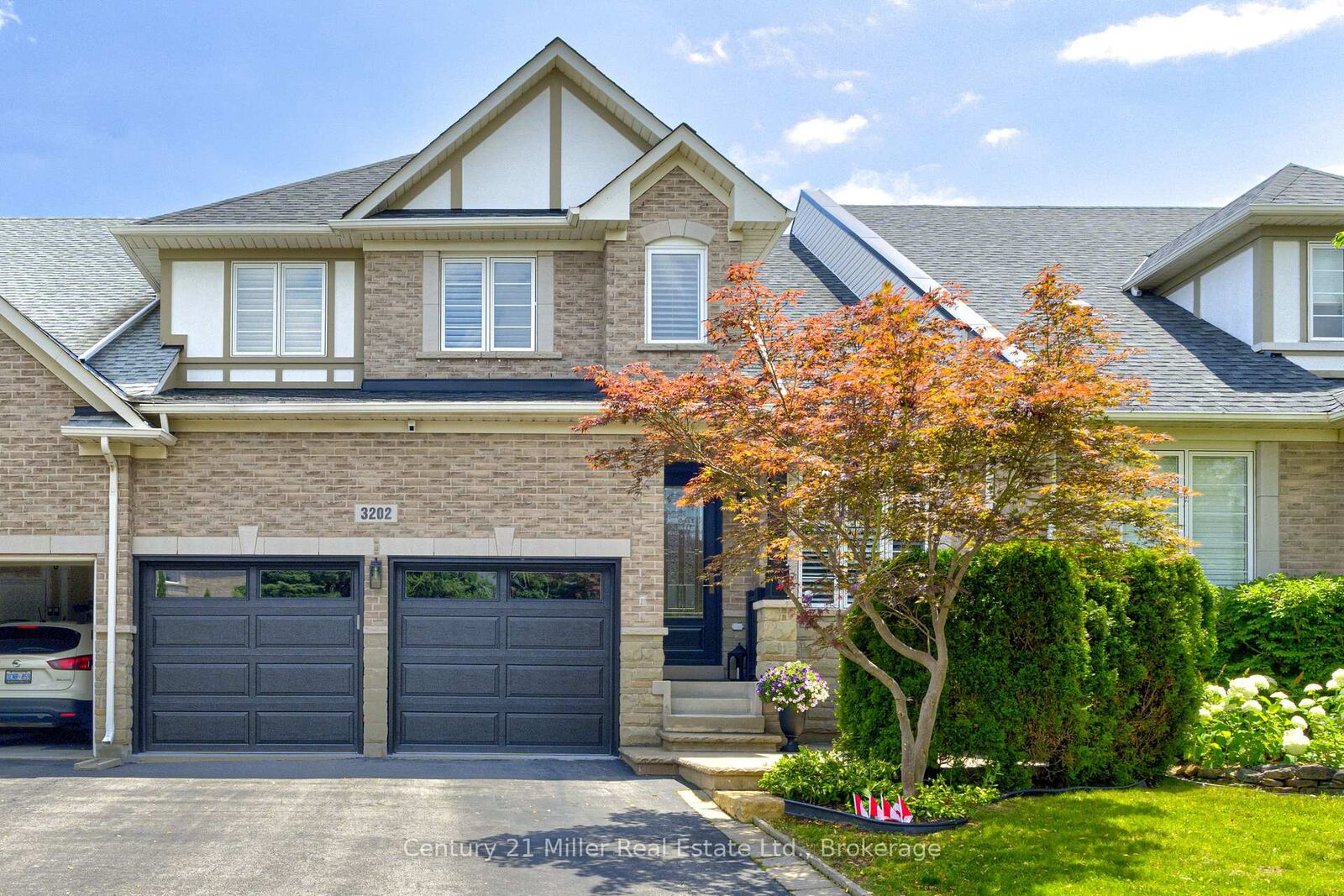 Property Photo: 3202 Epworth Crescent ON L6M 0B2