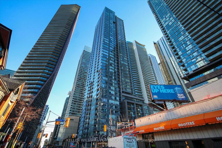 Property Photo:  295 Adelaide Street W 2402  ON M5V 0L4 