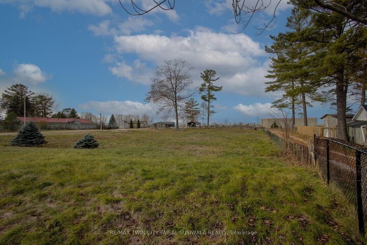 Property Photo:  326 River Road E A  ON L3B 5N6 