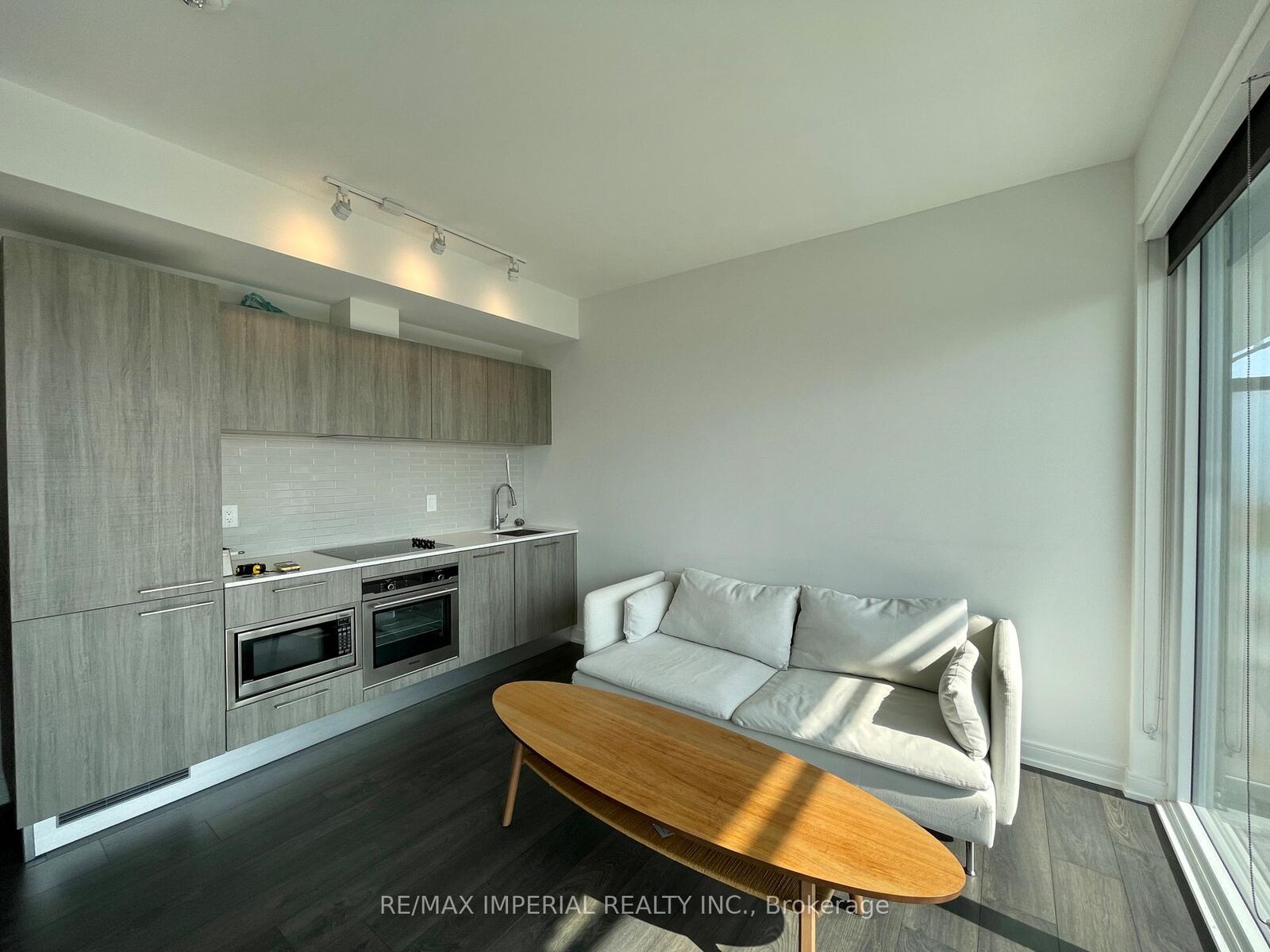 Property Photo: 3 Gloucester Street 4706 ON M4Y 0C6