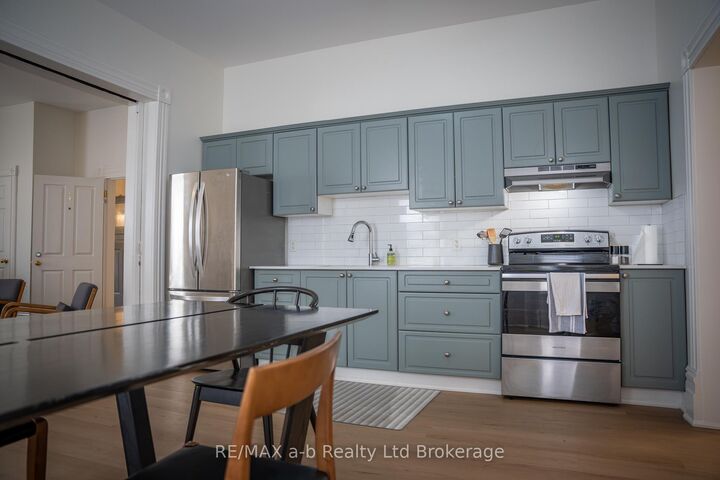 Property Photo: 390 Ontario Street Lower ON N5A 3H9