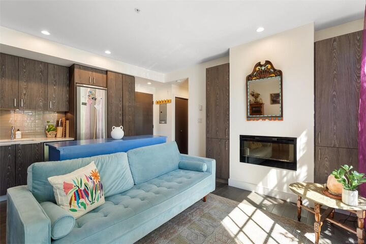 Property Photo: 1011 Burdett Ave #105 BC V8V 3G9
