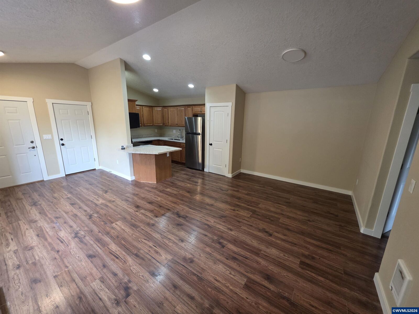 Property Photo:  1014-101 Arthur Wy NW  OR 97304 