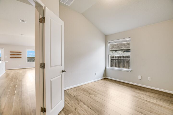 Property Photo: 309 Chickasaw Lane TX 78634